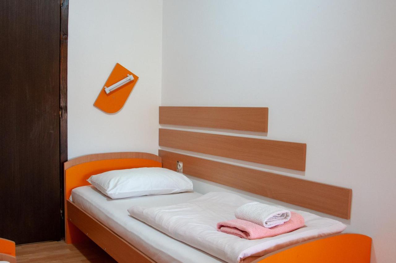 Apartmani Zvirac ソコバニャ エクステリア 写真
