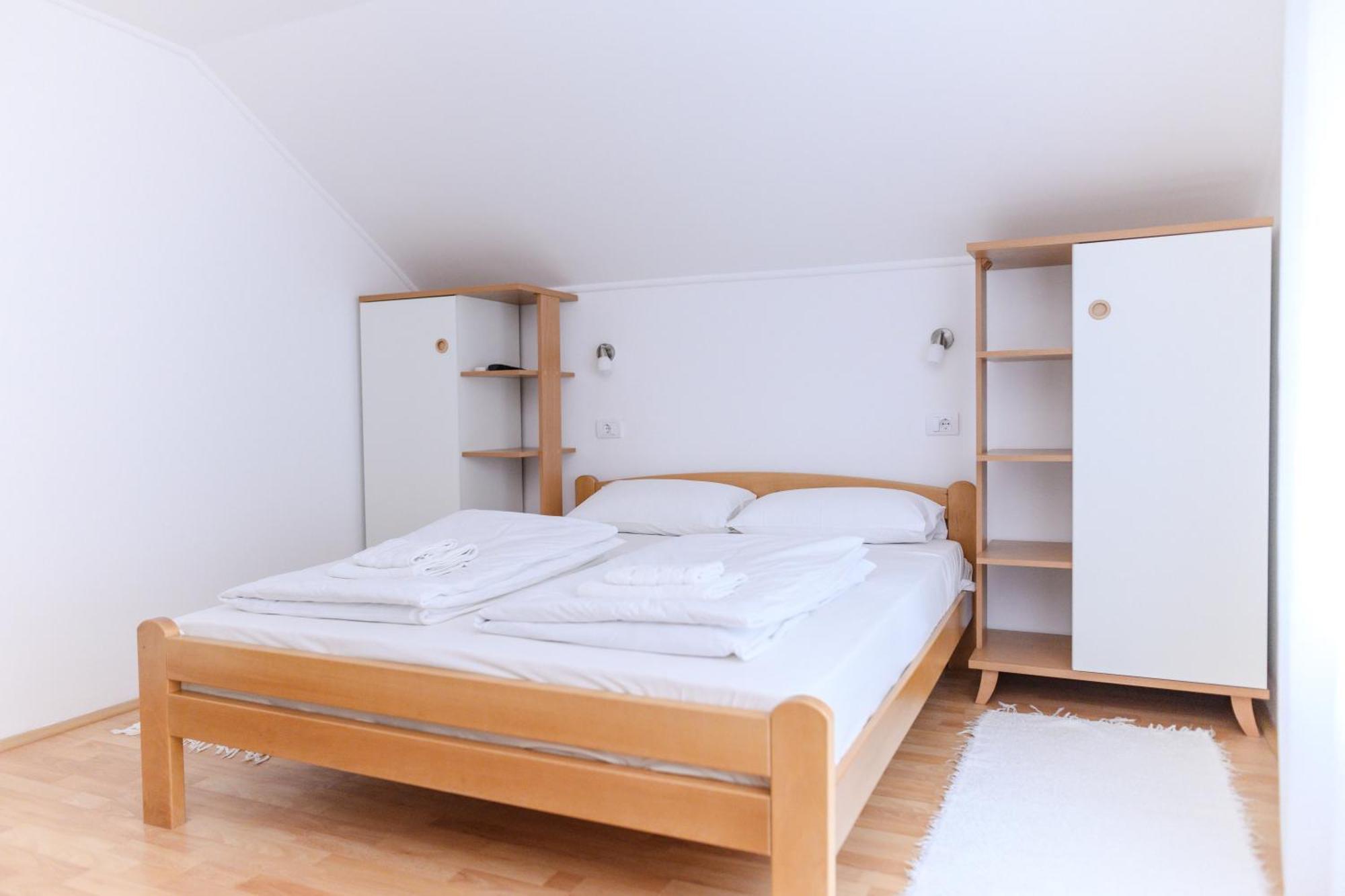 Apartmani Zvirac ソコバニャ エクステリア 写真