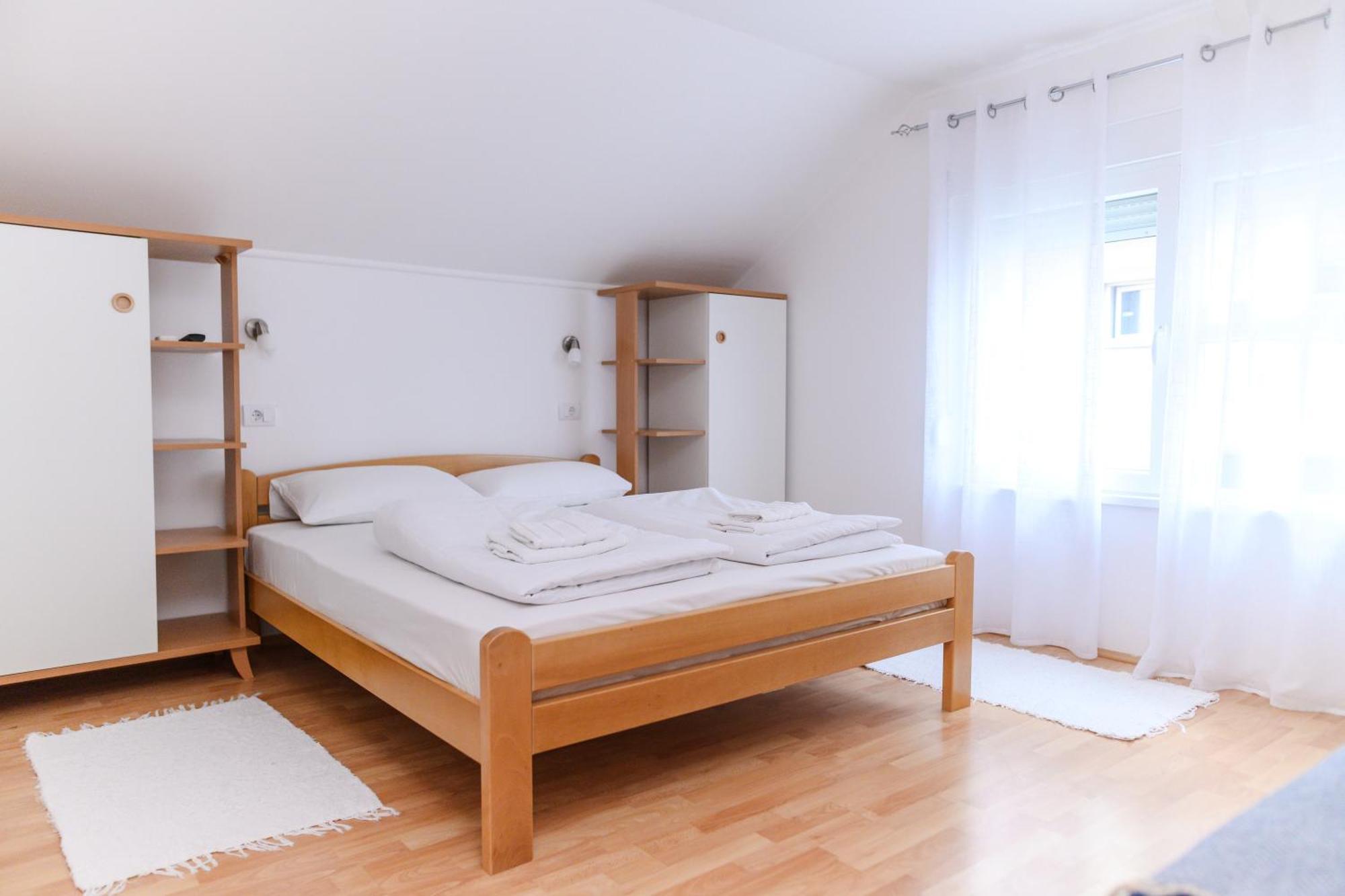 Apartmani Zvirac ソコバニャ エクステリア 写真