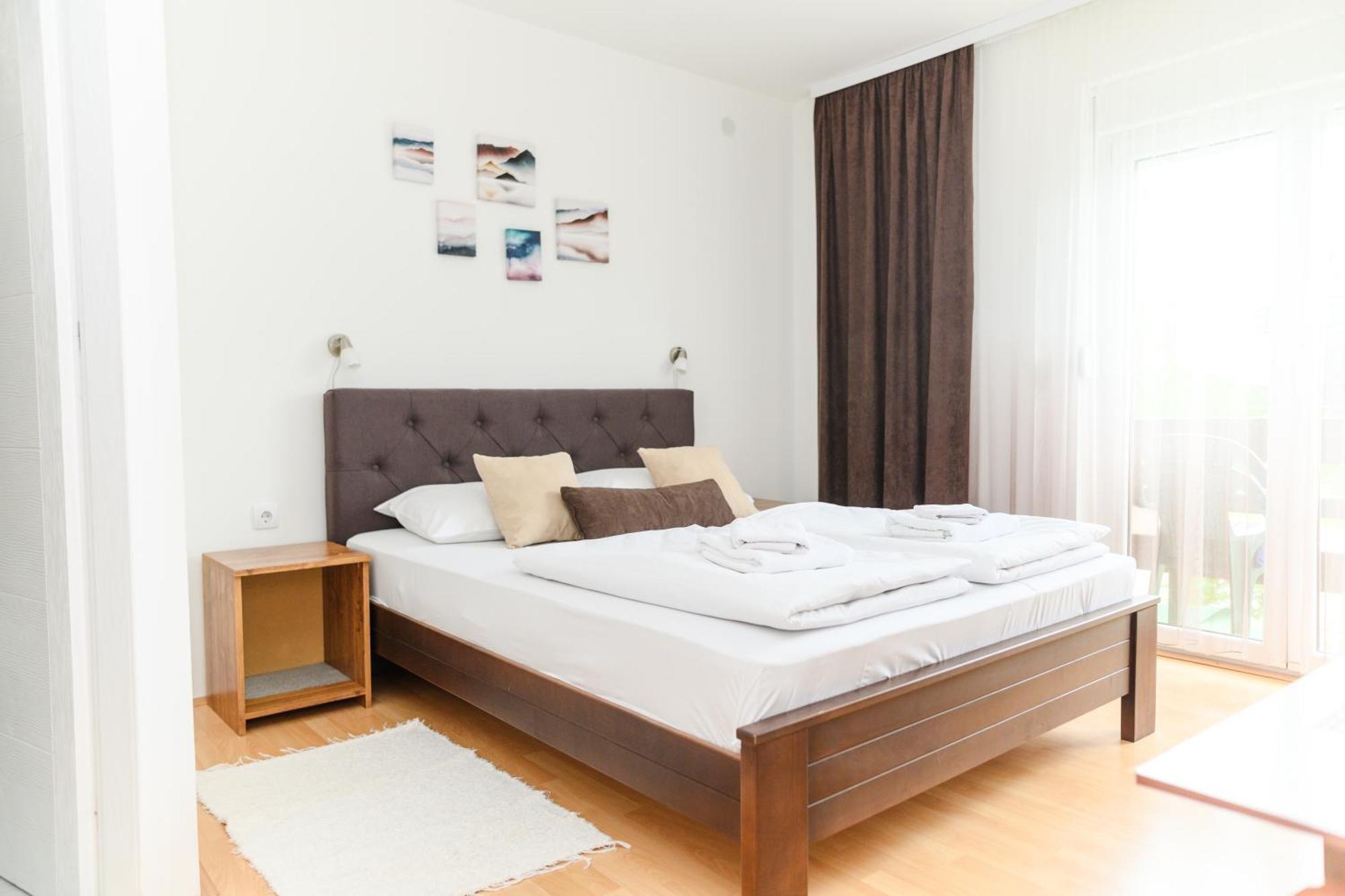 Apartmani Zvirac ソコバニャ エクステリア 写真