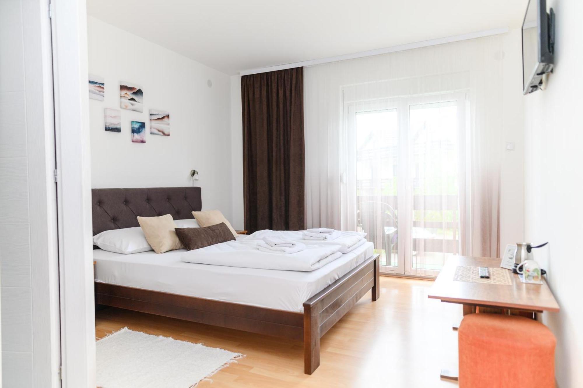 Apartmani Zvirac ソコバニャ エクステリア 写真