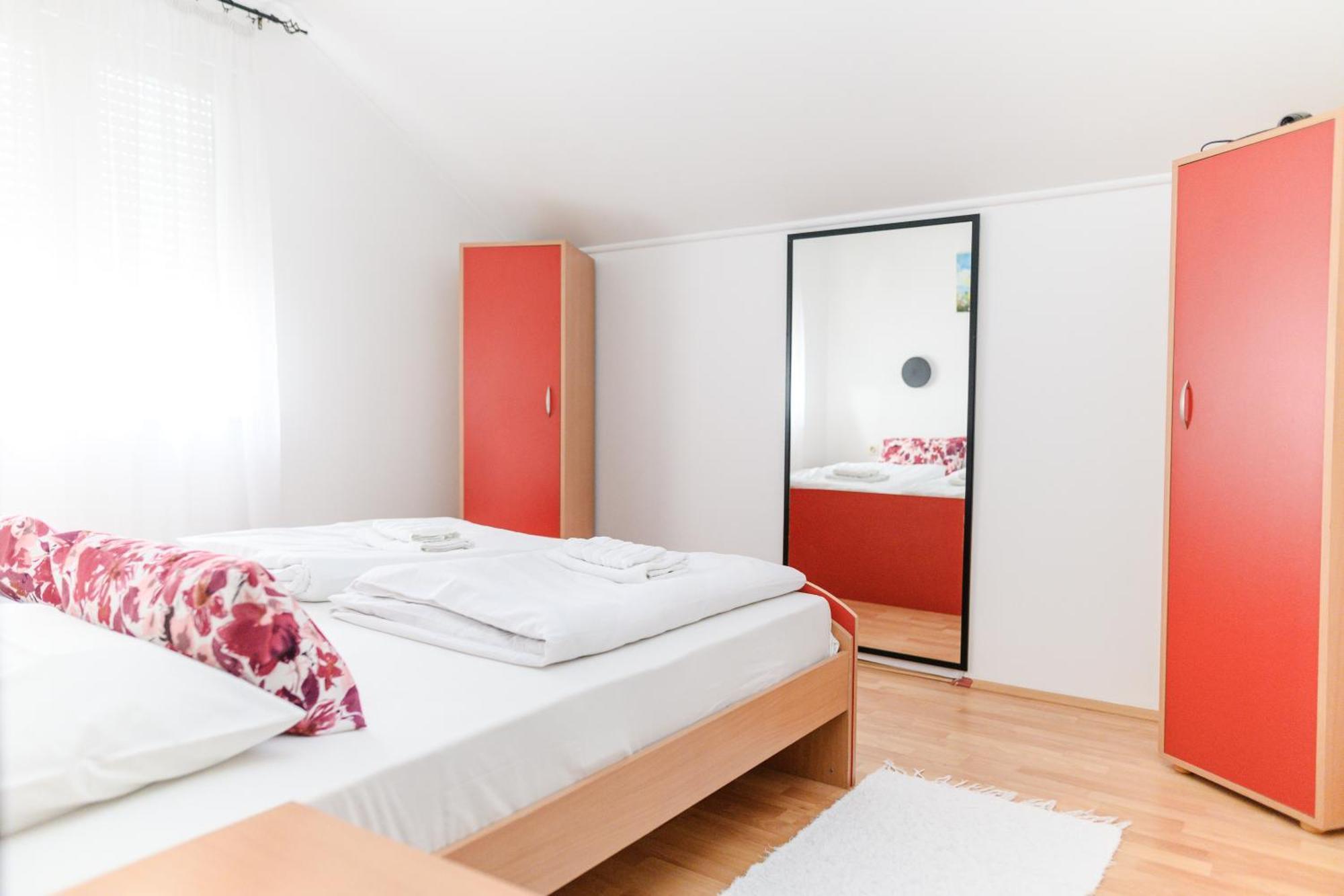 Apartmani Zvirac ソコバニャ エクステリア 写真